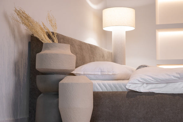 Wyjaśniamy, jak zaaranżować sypialnię w stylu boho: od mebli po dodatki