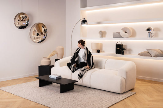 Jaka sofa do dużego salonu? Odkryj modele XL i XXL, które nie znikają w przestrzeni
