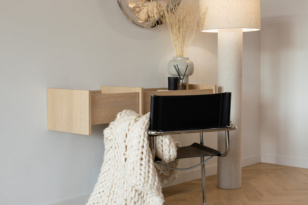 Drewniane meble lakierowane vs woskowane – oto różnice, które mają znaczenie!