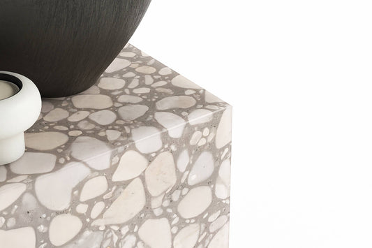 Stolik z konglomeratu kamiennego? Oto powrót do natury!