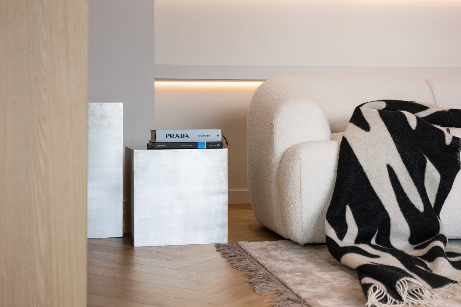 Stolik Pomocniczy KOVU